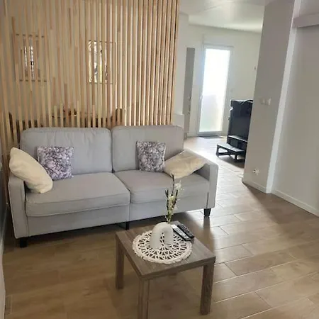 L Evasion Jacuzzi Apartment