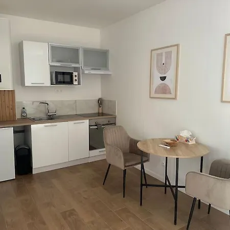 L Evasion Jacuzzi Apartment *